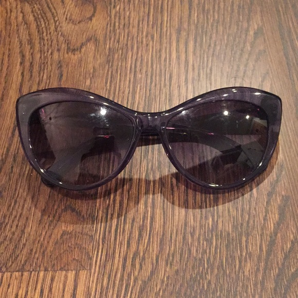 Tory Burch Accessories - Tory Burch cat eye sunglasses